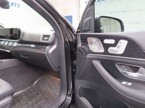 Used 2025 Mercedes-Benz GLS 450 4MATIC image 30