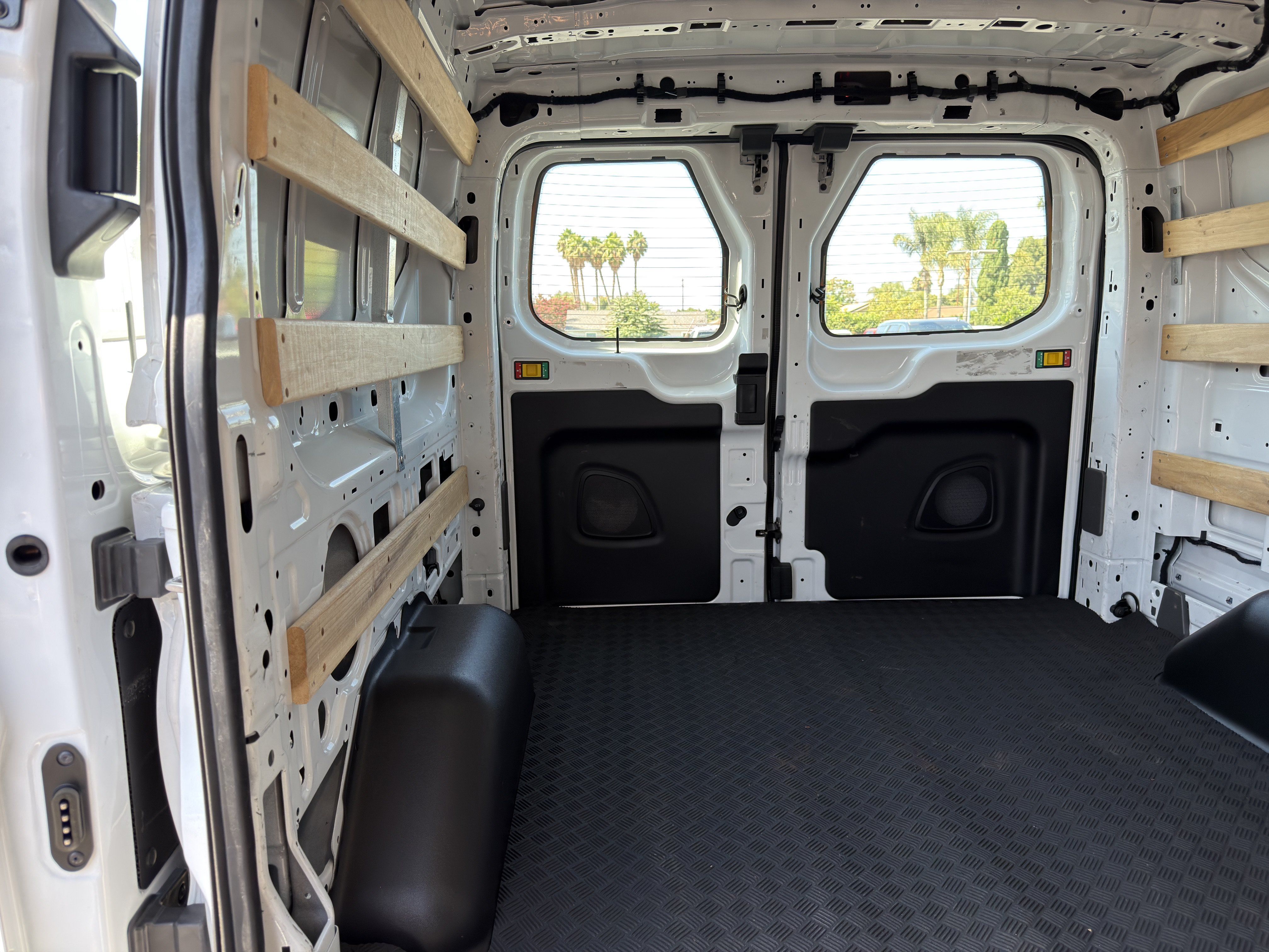 Used 2025 Ford Transit 250 Low Roof w/ Exterior Upgrade Package RWD image 15