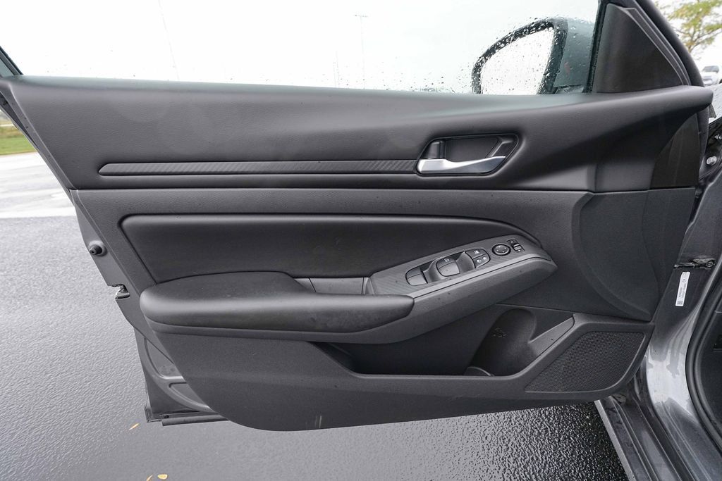 Used 2021 Nissan Altima 2.5 S FWD image 23