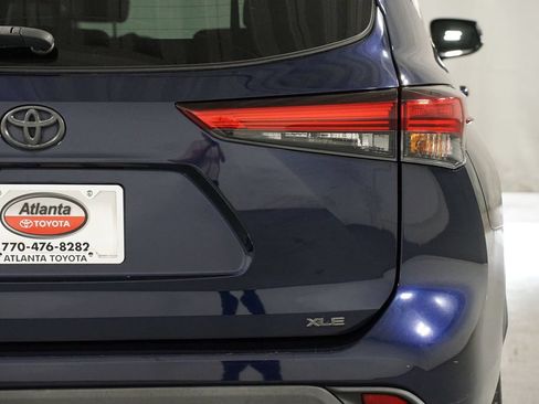 Used 2021 Toyota Highlander XLE FWD image 10