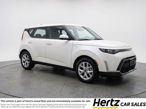 Used 2025 Kia Soul LX w/ LX Technology Package FWD image 1