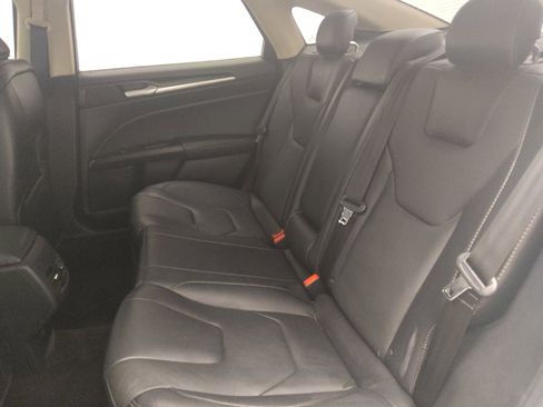 Used 2018 Ford Fusion Titanium image 18