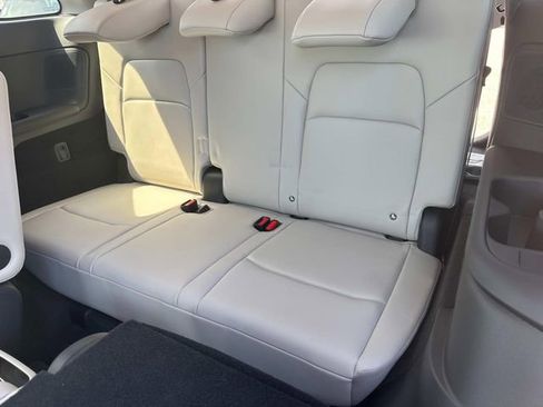 New 2026 Nissan Pathfinder SL w/ SL Premium Package AWD/4WD image 17