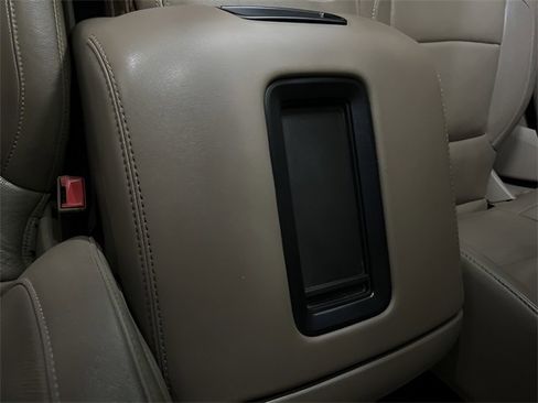 Used 2015 GMC Yukon SLT w/ Open Road Package image 19