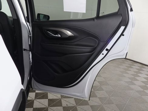 Used 2022 GMC Terrain SLT image 27