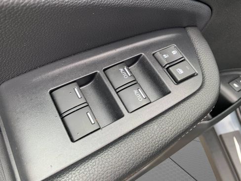 Certified 2025 Honda Passport EX-L image 12