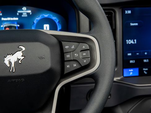 Used 2025 Ford Bronco Big Bend image 45