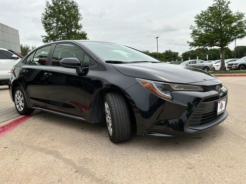 Used 2024 Toyota Corolla LE image 4