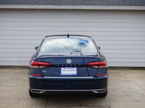 Used 2022 Volkswagen Passat 2.0T SE image 39