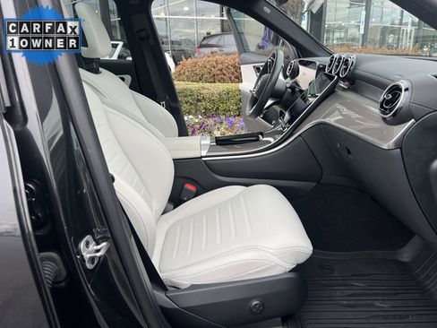 Used 2025 Mercedes-Benz GLC 300 image 35