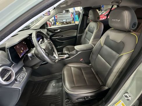 Used 2025 Chevrolet Trax ACTIV w/ Driver Confidence Package FWD image 17