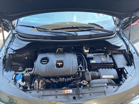 Used 2025 Kia Soul LX w/ LX Technology Package FWD image 30