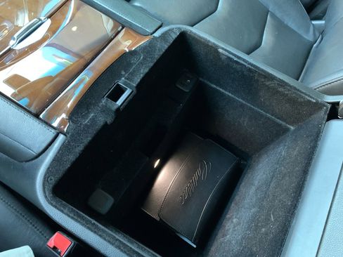 Used 2017 Cadillac Escalade ESV 4WD image 35