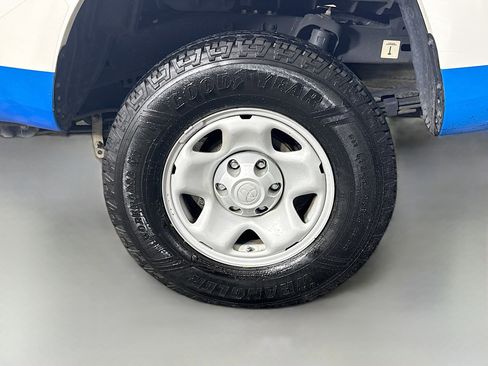 Used 2021 Toyota Tacoma SR image 36