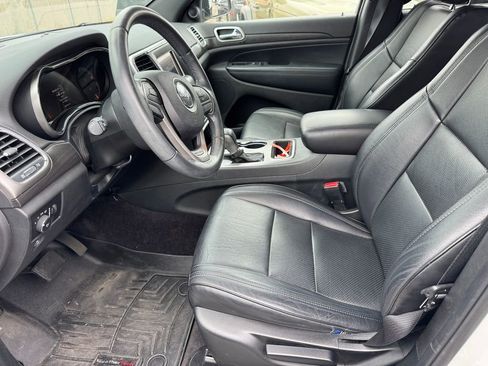 Used 2018 Jeep Grand Cherokee Laredo RWD image 22