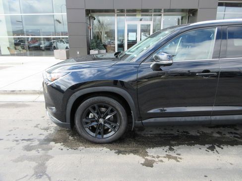 Used 2024 Toyota Grand Highlander Platinum image 2