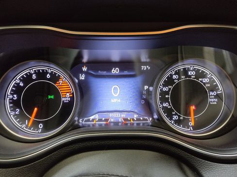 Used 2019 Jeep Cherokee Limited w/ Luxury Group FWD image 23