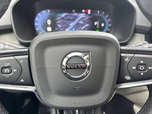 Used 2025 Volvo XC40 B5 Plus w/ Protection Package Premier image 26