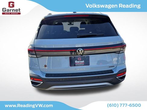 New 2026 Volkswagen Taos SE image 4