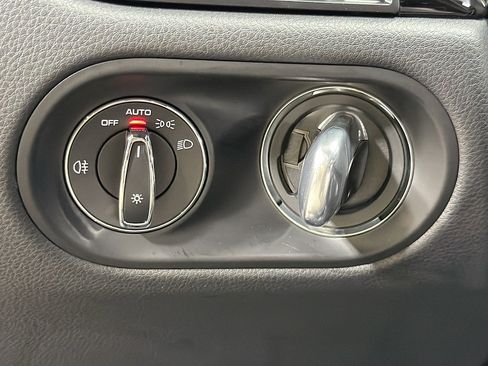 Used 2025 Porsche Macan image 35