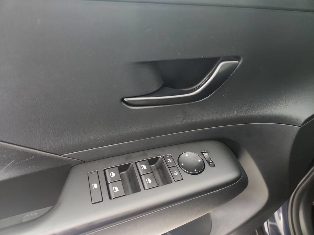 Used 2025 Hyundai Kona SEL AWD/4WD image 23