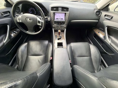 Used 2012 Lexus IS 250C image 2