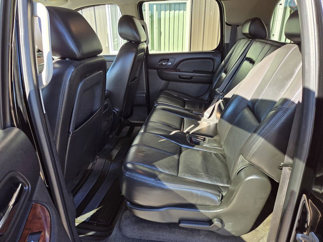 Used 2010 Chevrolet Suburban LT AWD/4WD image 18