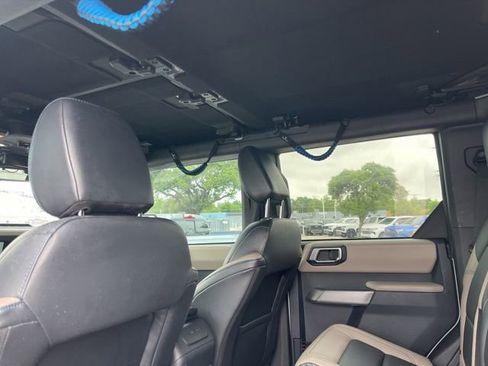 Used 2023 Ford Bronco Wildtrak image 16