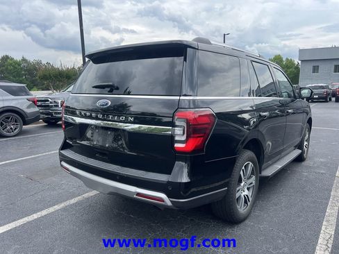 Used 2024 Ford Expedition Limited RWD image 3