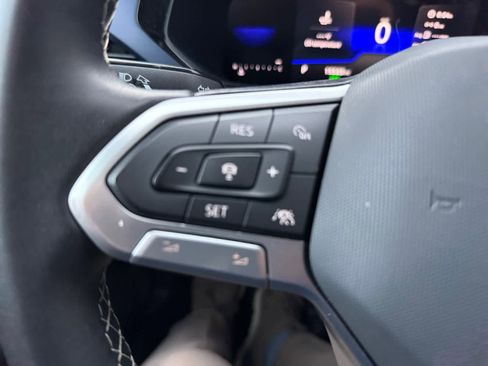 Used 2023 Volkswagen Taos SE image 17