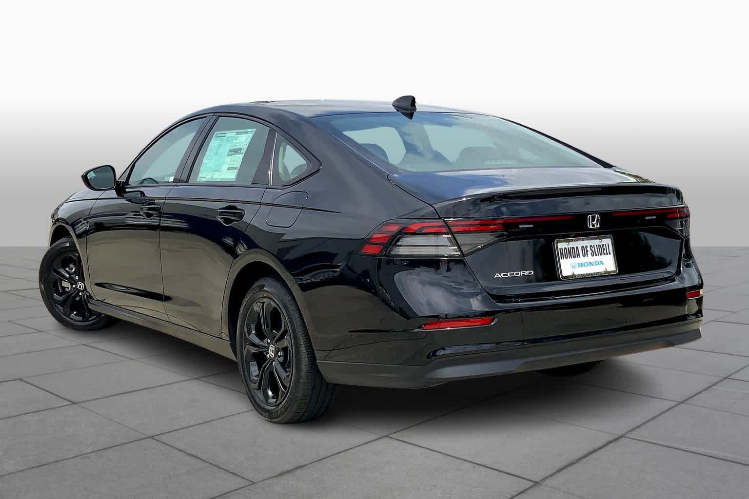 Used 2025 Honda Accord SE image 12