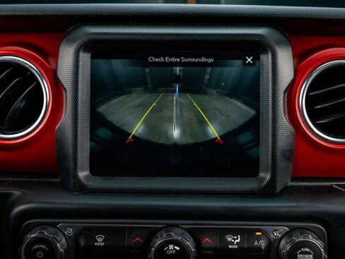 Used 2022 Jeep Wrangler Unlimited Rubicon AWD/4WD image 24