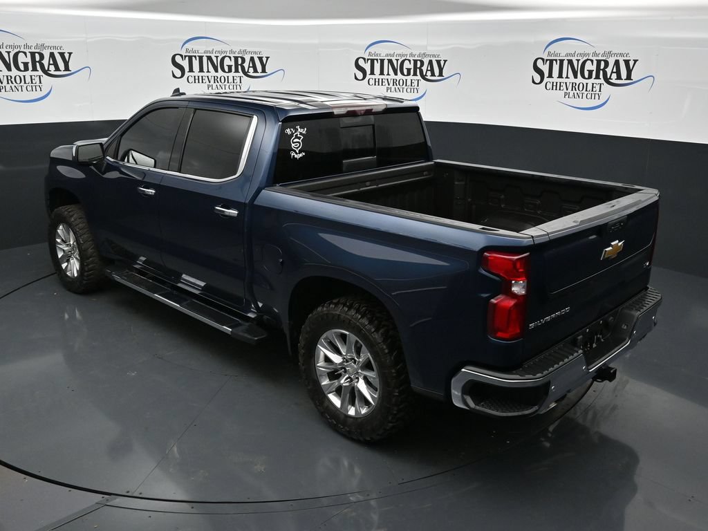 Used 2022 Chevrolet Silverado 1500 LTZ w/ LTZ Premium Package AWD/4WD image 22