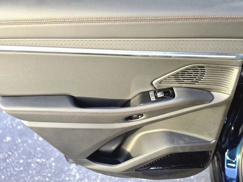 Used 2025 Jeep Wagoneer S Limited image 10