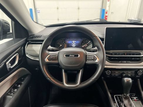 Used 2022 Jeep Compass Limited AWD/4WD image 11