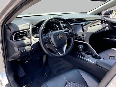 Used 2019 Toyota Camry SE FWD image 16