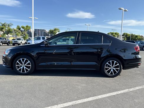 Used 2017 Volkswagen Jetta SE FWD image 11