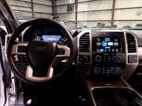 Used 2018 Ford F250 Lariat w/ Chrome Package AWD/4WD image 28