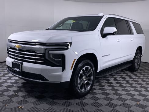 New 2026 Chevrolet Suburban LT w/ Comfort Package image 18