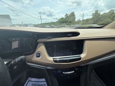 Used 2020 Cadillac XT5 Premium Luxury w/ Platinum Package FWD image 16