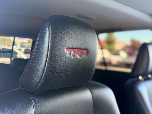 Used 2022 Toyota 4Runner TRD Off-Road Premium AWD/4WD image 75