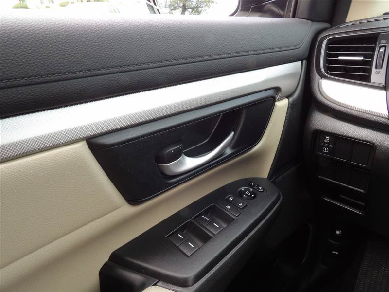 Used 2017 Honda CR-V LX image 25