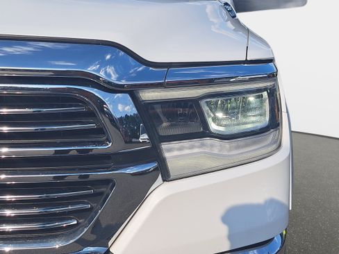 Used 2019 RAM 1500 Laramie AWD/4WD image 29