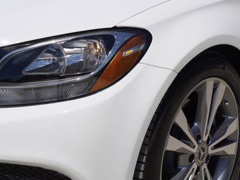 Used 2018 Mercedes-Benz C 300 Sedan image 2
