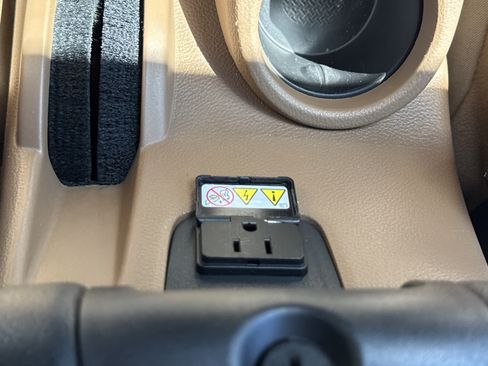 Used 2014 Jeep Wrangler Unlimited Sahara w/ Dual Top Group AWD/4WD image 6