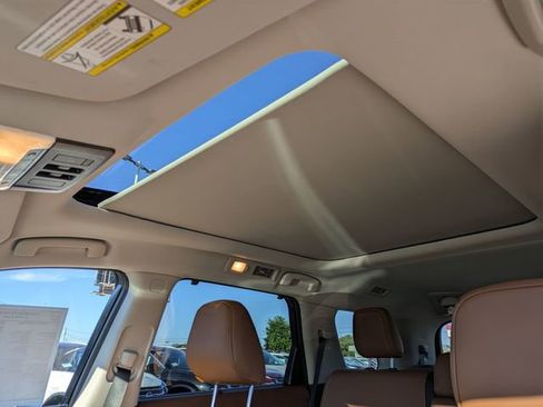 New 2025 Nissan Pathfinder Platinum w/ Black Appearance Package image 17