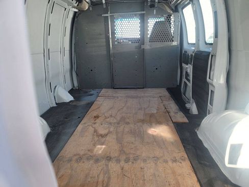 Used 2003 Chevrolet Express 2500 RWD image 5