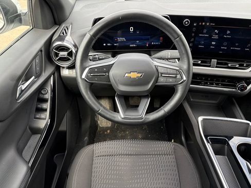 Used 2025 Chevrolet Equinox LT w/ Safety and Technology Package AWD/4WD image 16