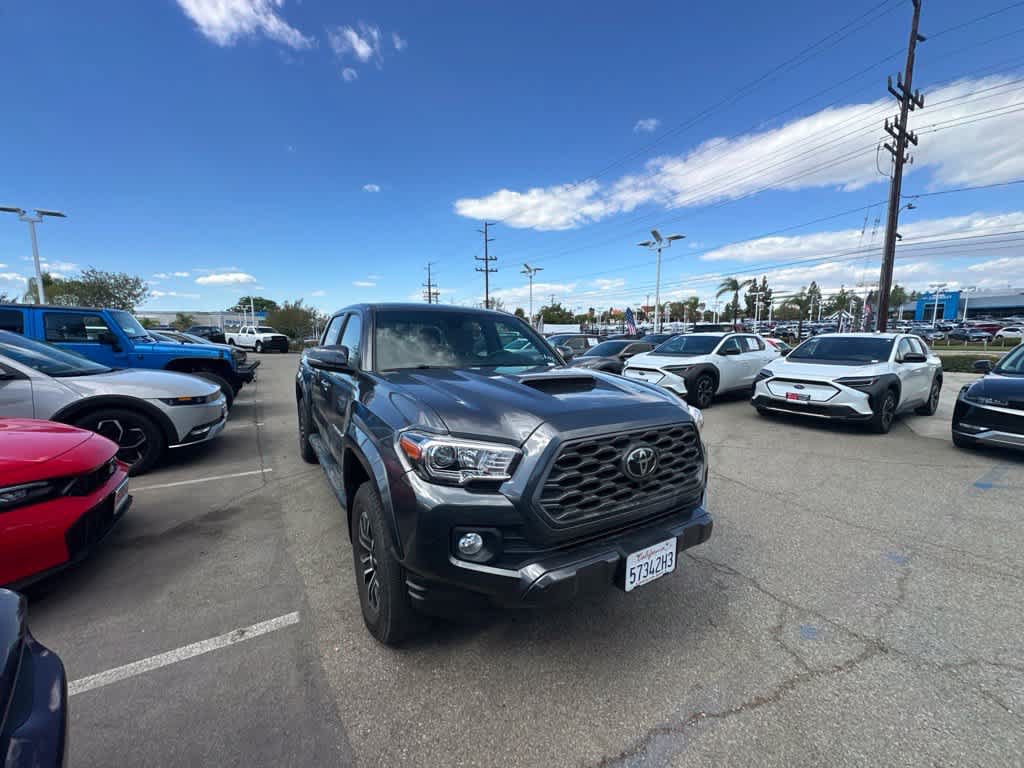 Used 2021 Toyota Tacoma TRD Sport w/ Advanced Technology Package AWD/4WD image 2