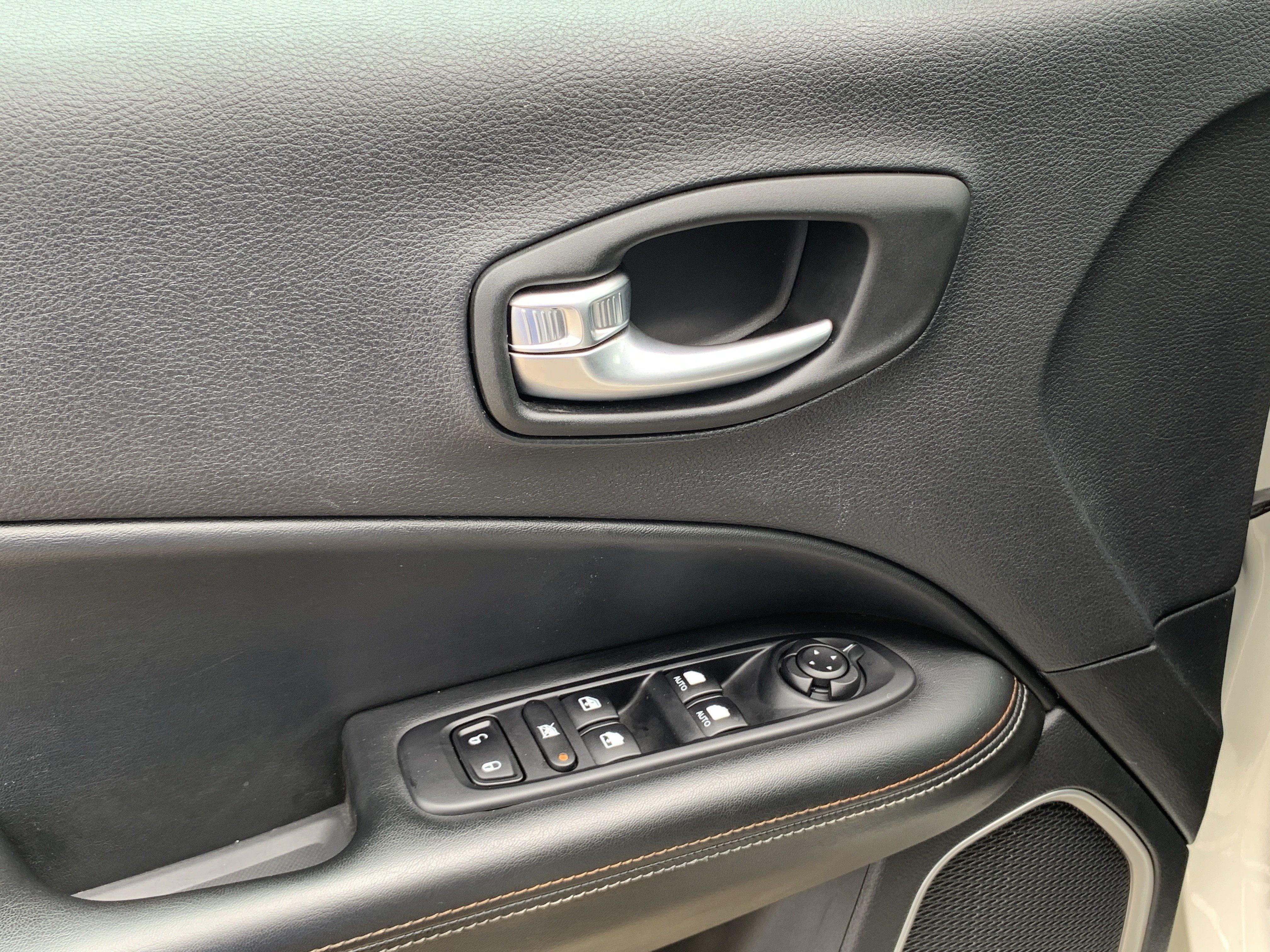 Used 2020 Jeep Compass Latitude AWD/4WD image 15